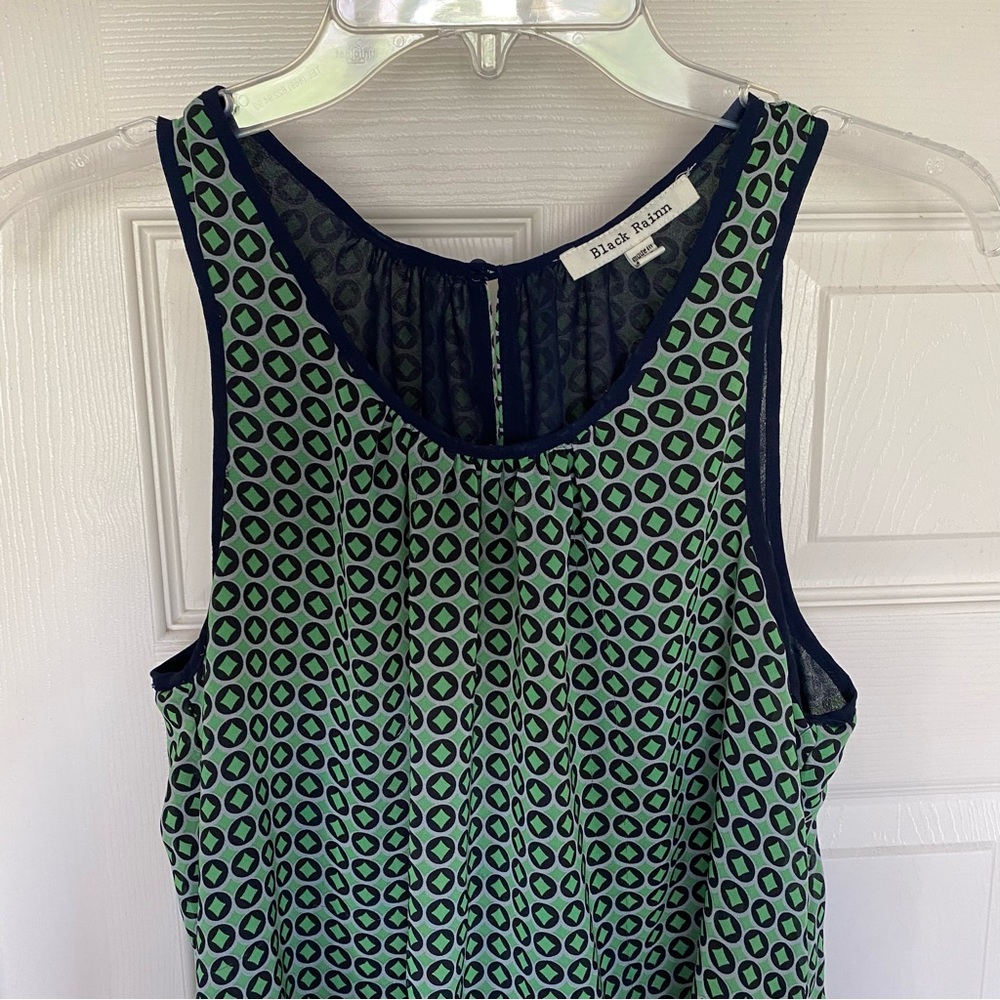 Black Rainn size small tank top - Picture 2 of 9